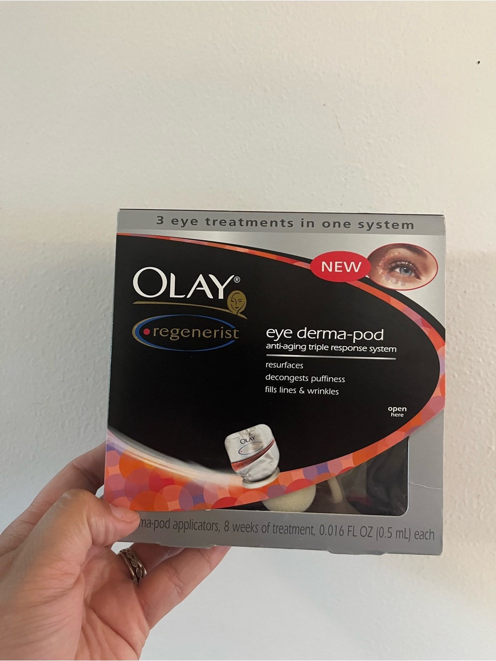 NEW Olay Regenerist eye derma-pod